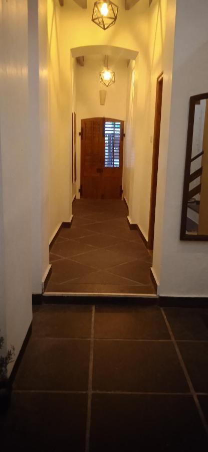 French Rivera Guest House ปอนดิเชอรี ภายนอก รูปภาพ