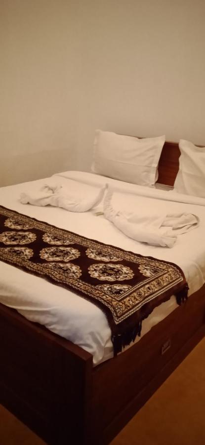 French Rivera Guest House ปอนดิเชอรี ภายนอก รูปภาพ
